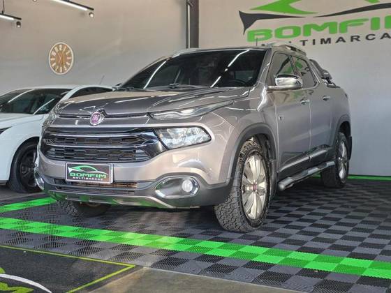 FIAT TORO 2.0 16V TURBO DIESEL RANCH 4WD AT9 FIAT TORO 2.0 16V TURBO DIESEL RANCH 4WD AT9